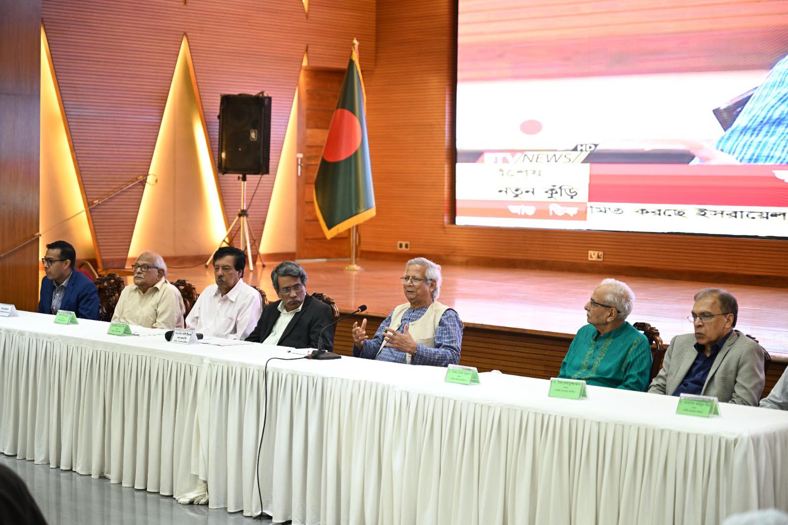 আগামী ফেব্রুয়ারিতেই জাতীয় নির্বাচন : প্রধান উপদেষ্টা